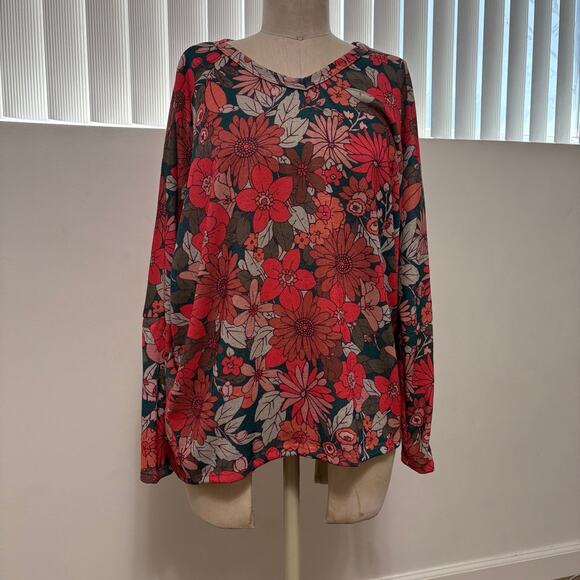 NWT HOPELY Women's Red Floral Print Women's  Waffle Knit Top Medium - Picture 1 of 5